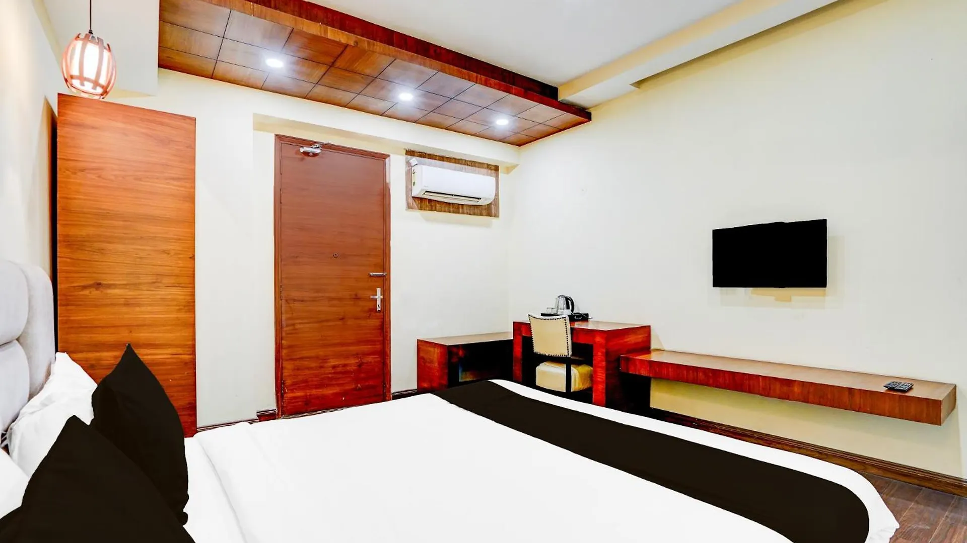 فندق Super Townhouse Sector 47 Near Medanta غورغاون 4*,  الهند